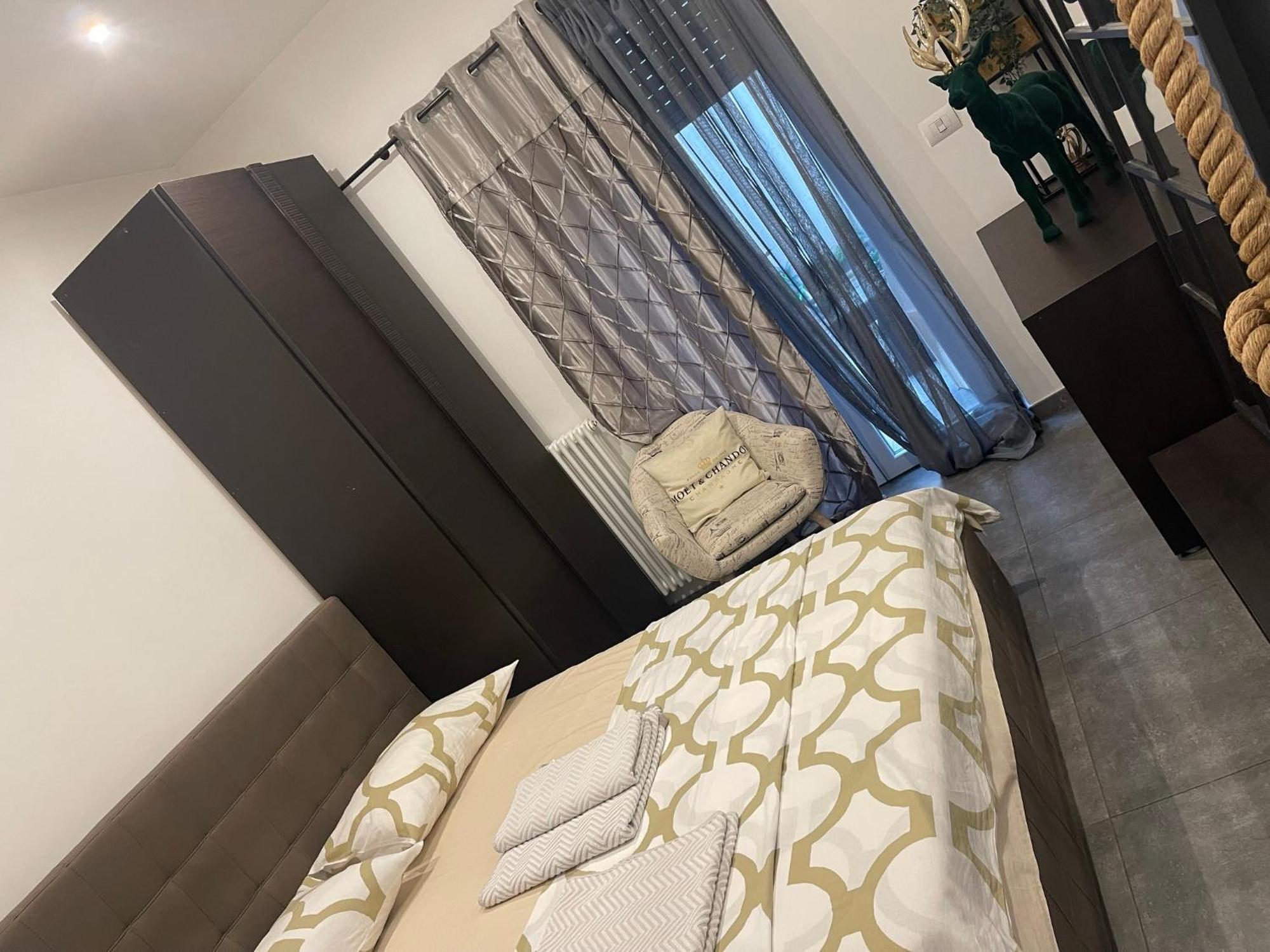 Decoluxe !Apartamento Con 1 Camera Da Letto , In Zona San Paolo , Via Martiniana 都灵 外观 照片
