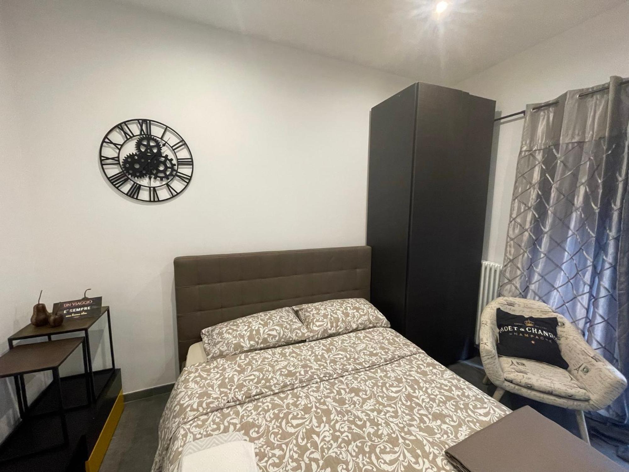 Decoluxe !Apartamento Con 1 Camera Da Letto , In Zona San Paolo , Via Martiniana 都灵 外观 照片