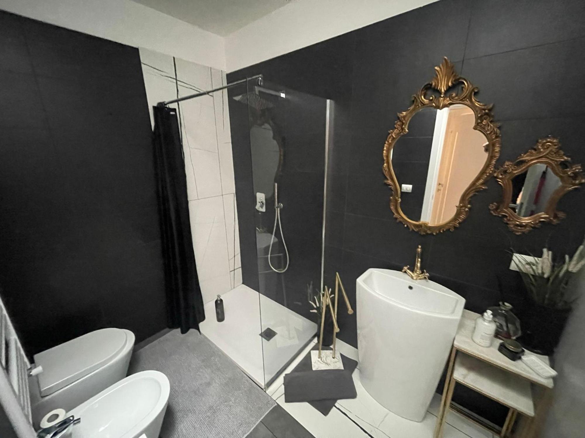 Decoluxe !Apartamento Con 1 Camera Da Letto , In Zona San Paolo , Via Martiniana 都灵 外观 照片
